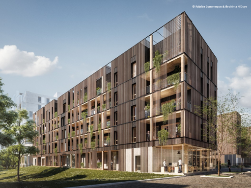 Immeuble moderne en bois avec balcons et végétation, sous un ciel ensoleillé.