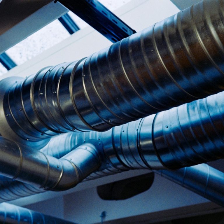 Coordination des réseaux techniques (CVC, plomberie, électricité) sur plans de bâtiment en phase d’exécution
